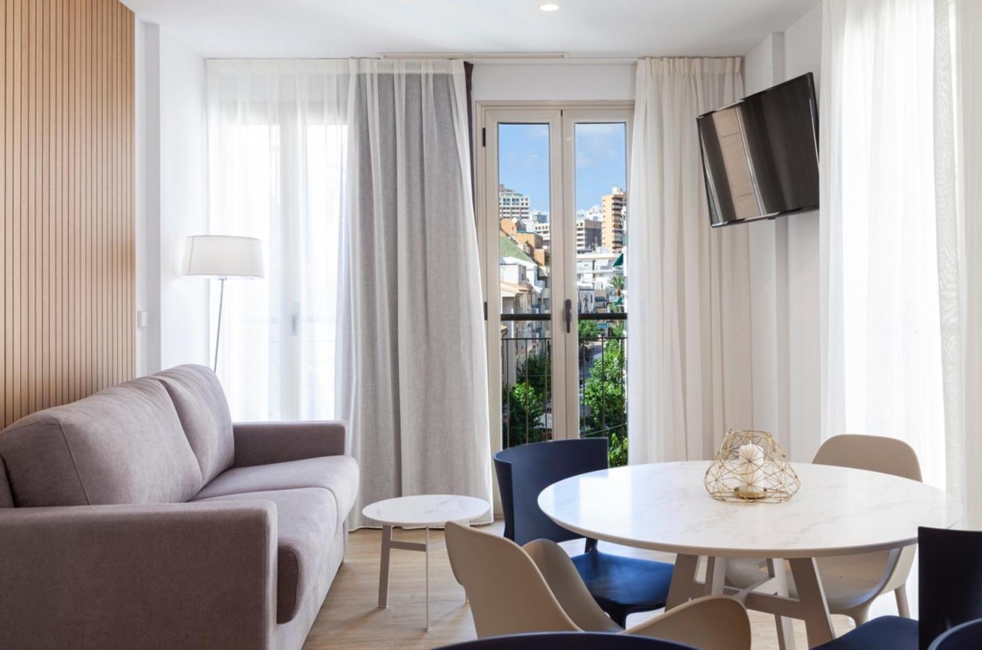 Apartamentos Mayal Con Piscina Benidorm Rom bilde